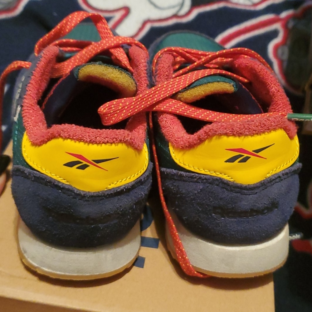 Sneakers - Picture 3 of 5